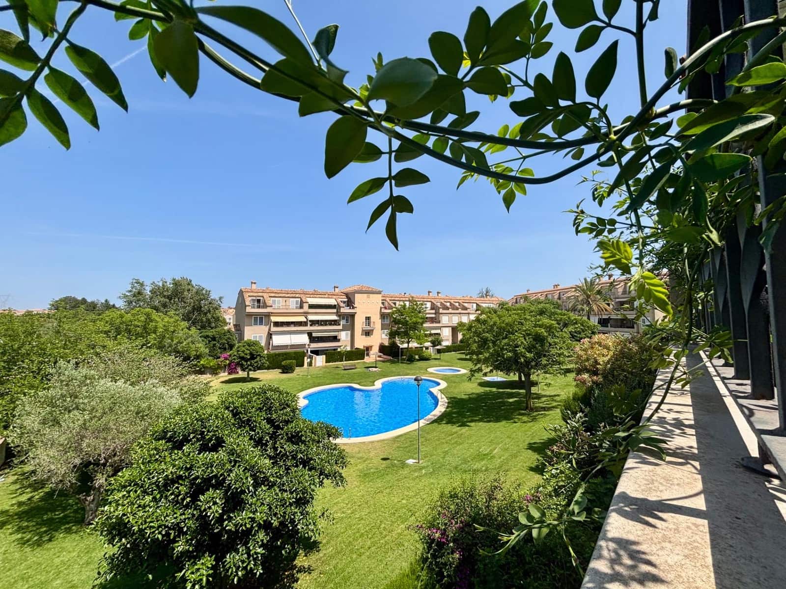 4 bedroom Apartment for rent in Betera with pool garage - € 2,500 (Ref: 9099132)