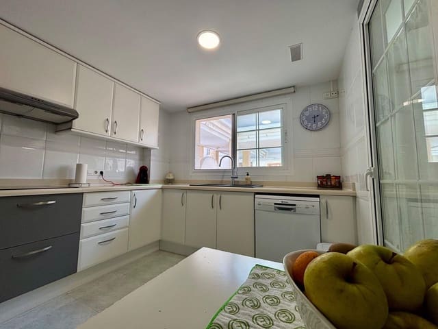 Apartamento de 4 habitaciones en Bétera en alquiler con piscina garaje - 2.500 € (Ref: 9099132)