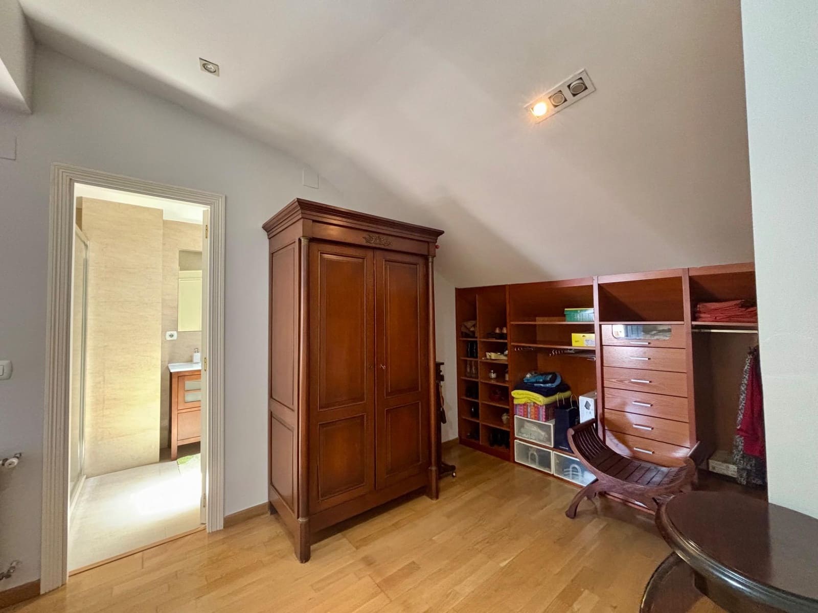 4 bedroom Apartment for rent in Betera with pool garage - € 2,500 (Ref: 9099132)