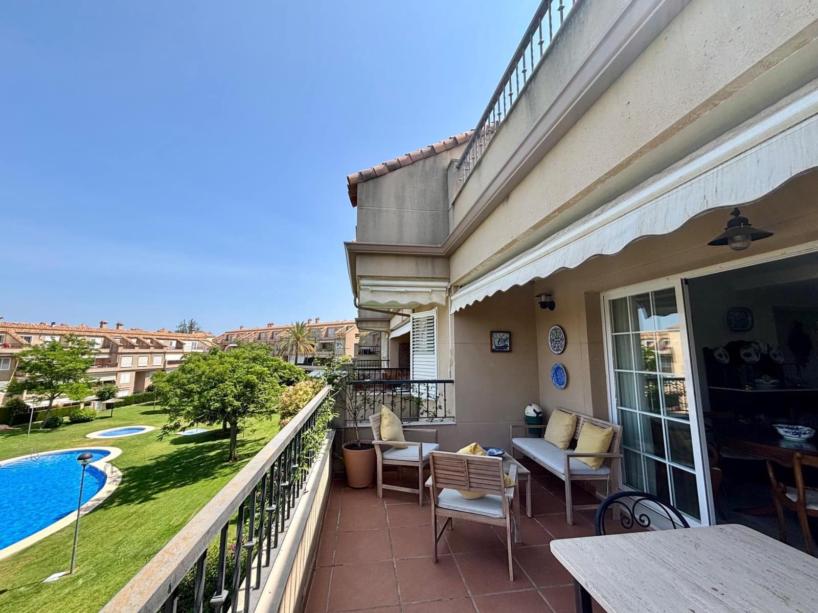 4 bedroom Apartment for rent in Betera with pool garage - € 2,500 (Ref: 9099132)