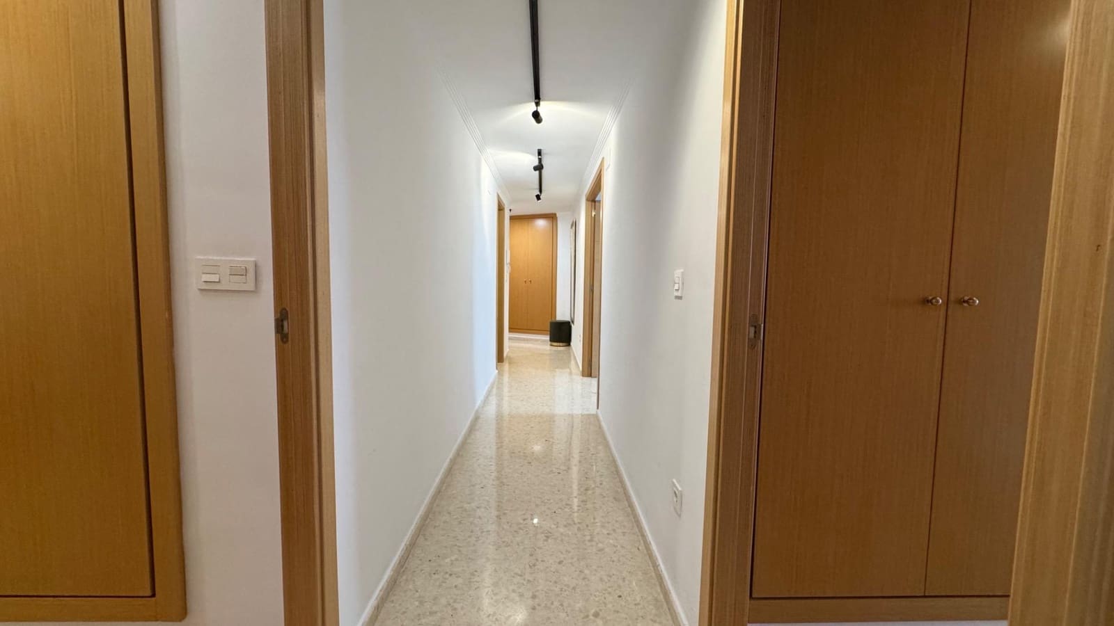 2 sovrum Lägenhet till salu i Gilet - 190 000 € (Ref: 9102924)