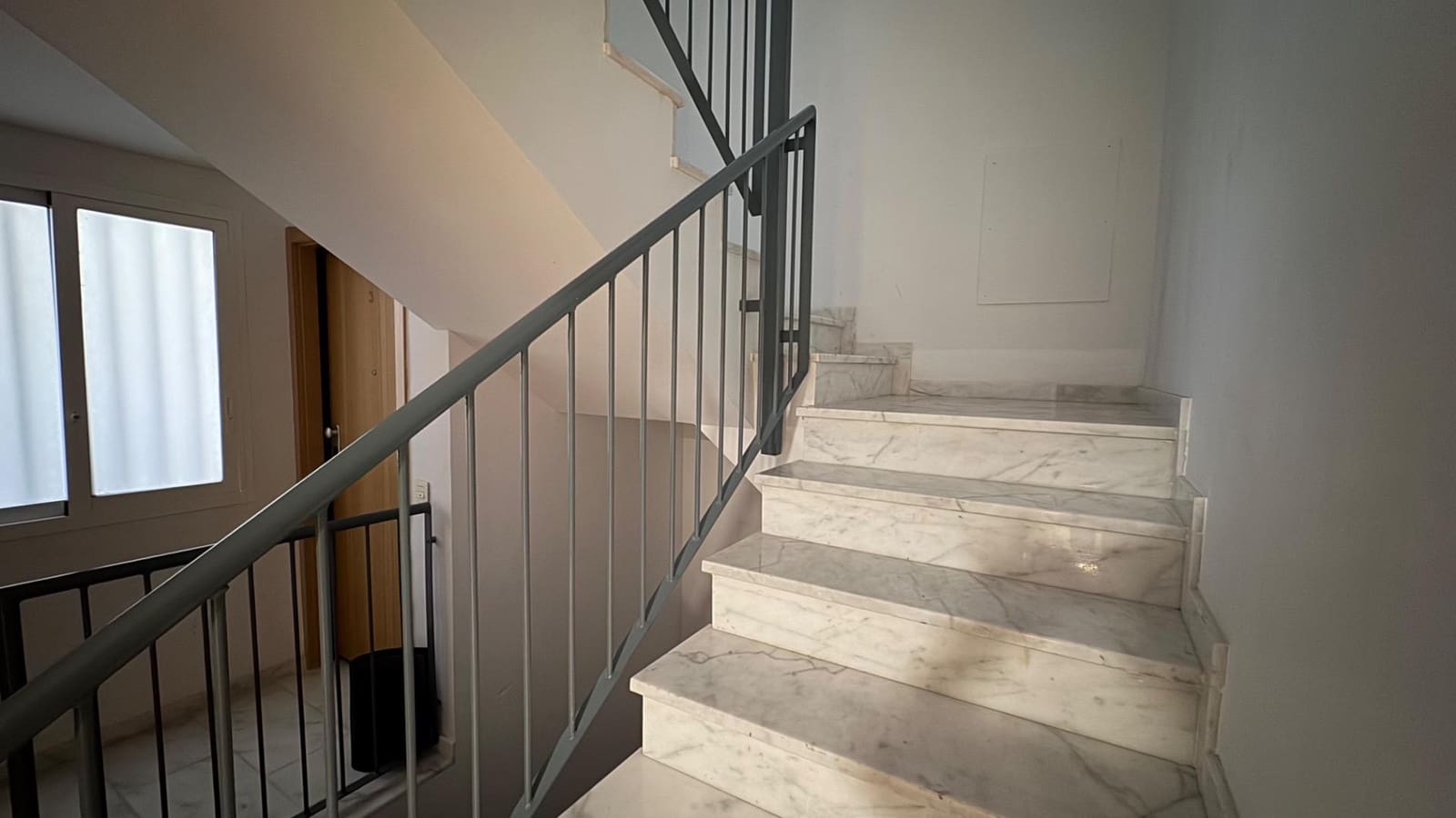 2 sovrum Lägenhet till salu i Gilet - 190 000 € (Ref: 9102924)