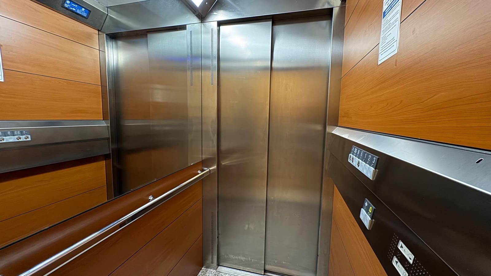 2 sovrum Lägenhet till salu i Gilet - 190 000 € (Ref: 9102924)