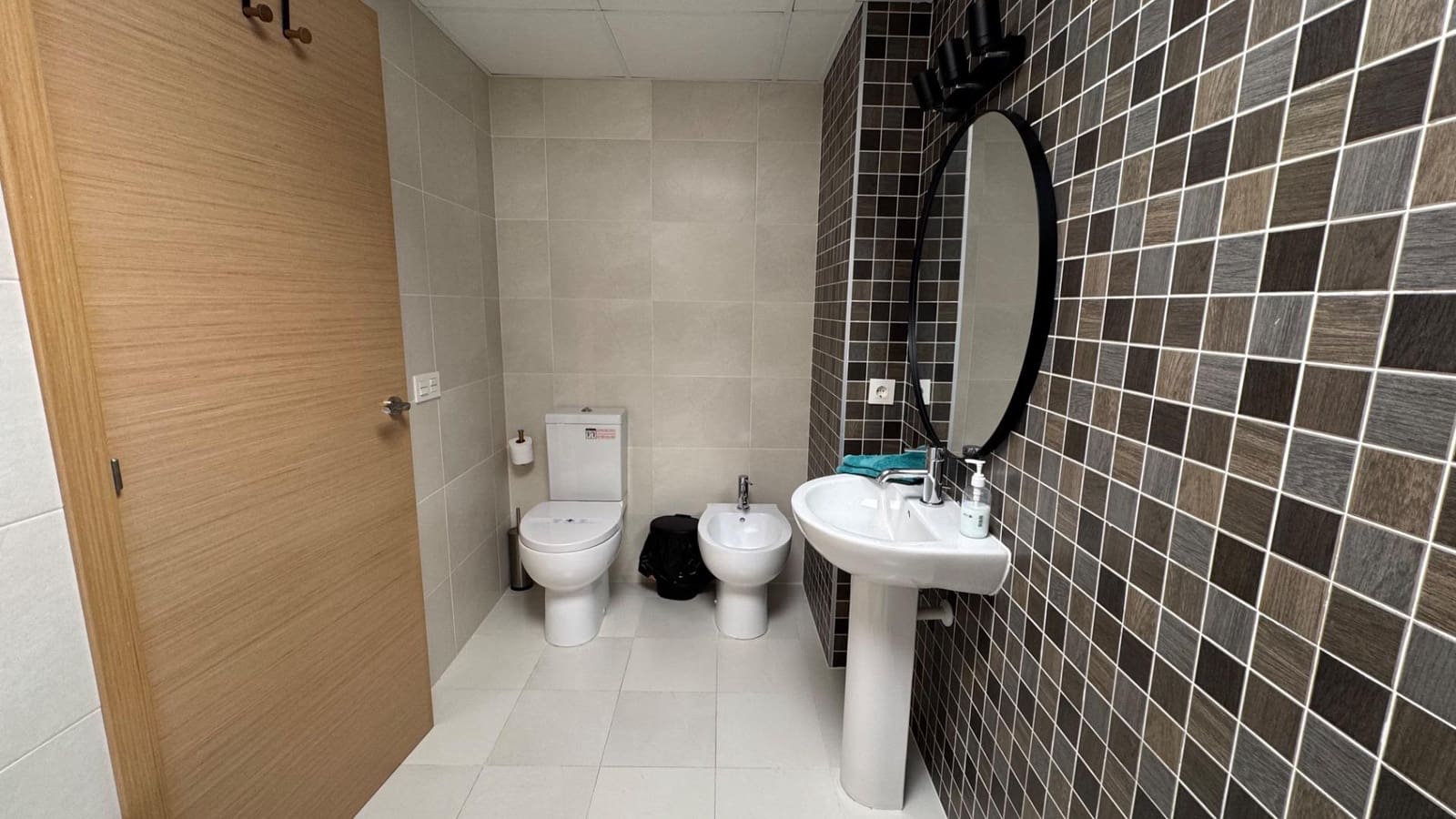 2 sovrum Lägenhet till salu i Gilet - 190 000 € (Ref: 9102924)