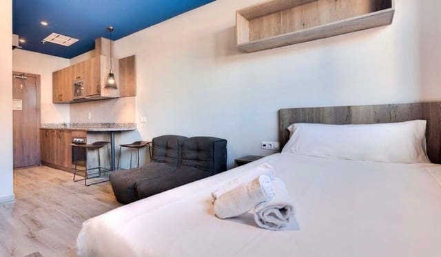 1 soveværelse Studio til leje i El Grau, Valencia by med swimmingpool - € 899 (Ref: 9114183)