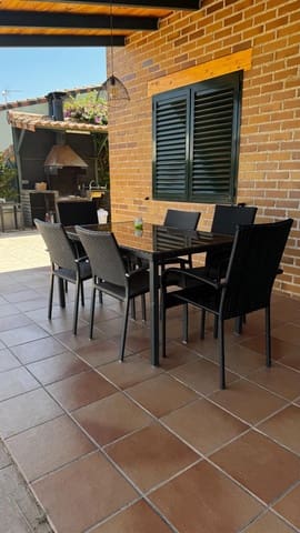 3 bedroom Villa for rent in Riba-roja de Túria with pool - € 2,500 (Ref: 9134481)