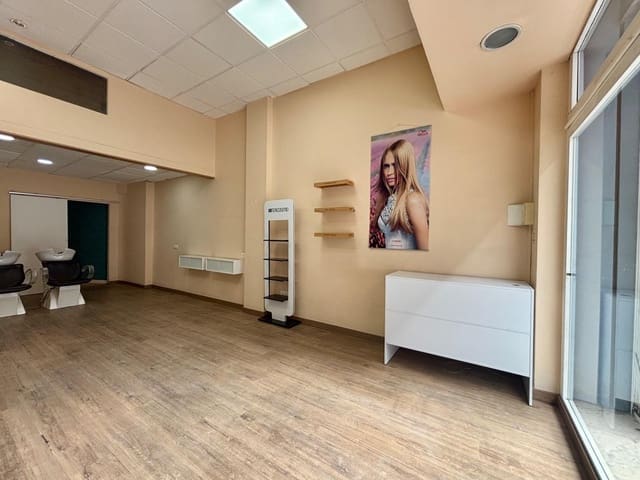 Commercieel te huur in La Raiosa, Valencia stad - € 895 (Ref: 9181063)