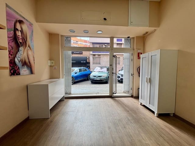 Commercieel te huur in La Raiosa, Valencia stad - € 895 (Ref: 9181063)