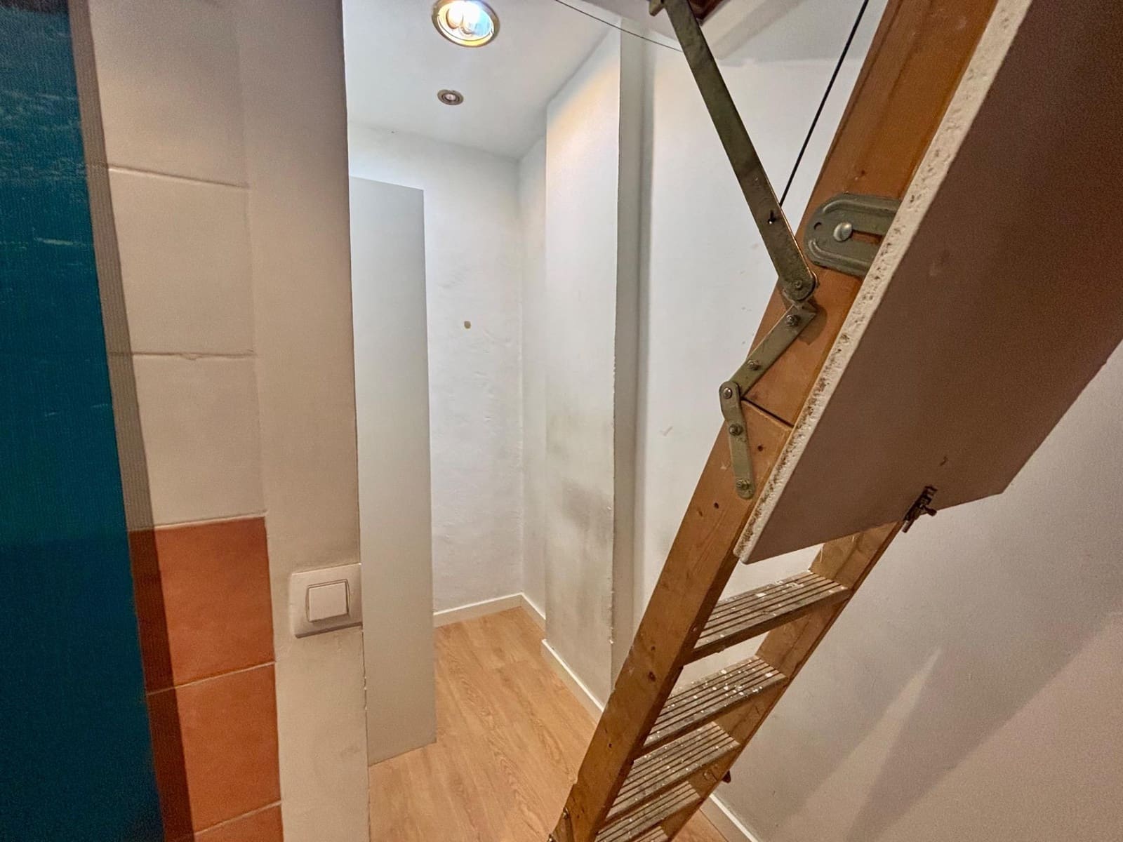 Kaupallinen vuokrattavana paikassa Valencia kaupunki - 895 € (Ref: 9181063)