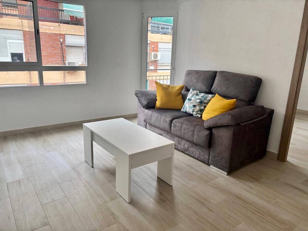 4 sypialnia Mieszkanie do wynajęcia w Miasto Walencja - 1 245 € (Ref: 9217435)