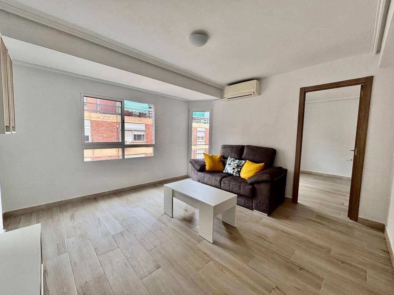 4 sypialnia Mieszkanie do wynajęcia w Miasto Walencja - 1 245 € (Ref: 9217435)