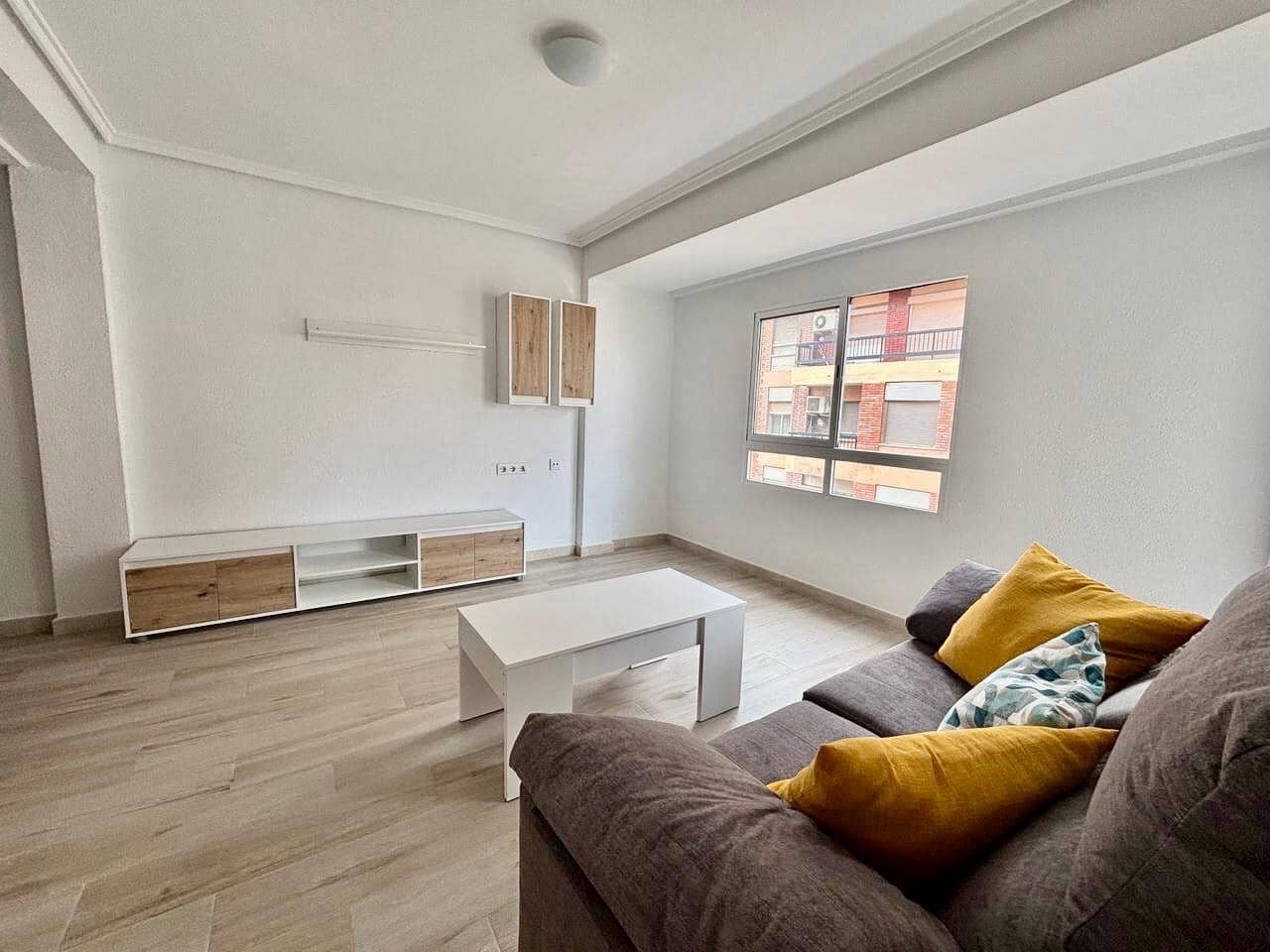 4 sypialnia Mieszkanie do wynajęcia w Miasto Walencja - 1 245 € (Ref: 9217435)