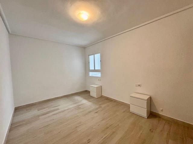 4 sypialnia Mieszkanie do wynajęcia w La Raiosa, Miasto Walencja - 1 245 € (Ref: 9217435)