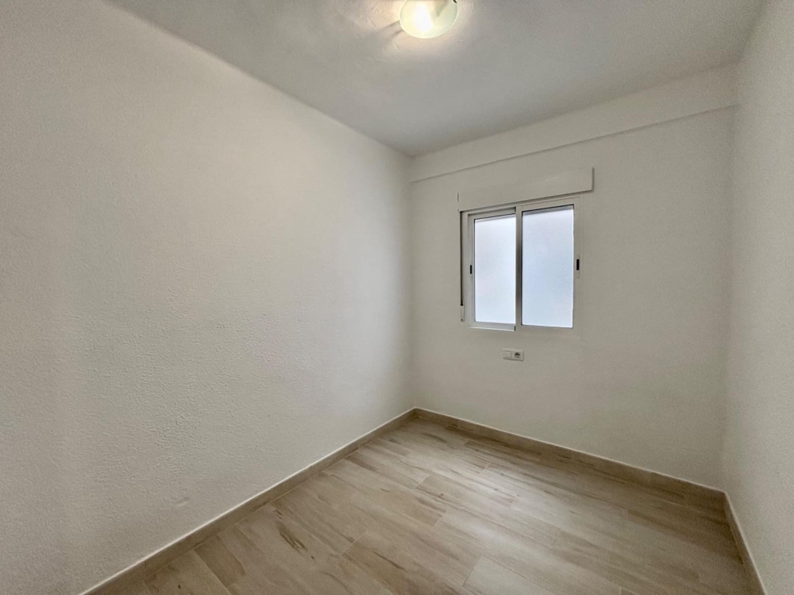 4 sypialnia Mieszkanie do wynajęcia w Miasto Walencja - 1 245 € (Ref: 9217435)