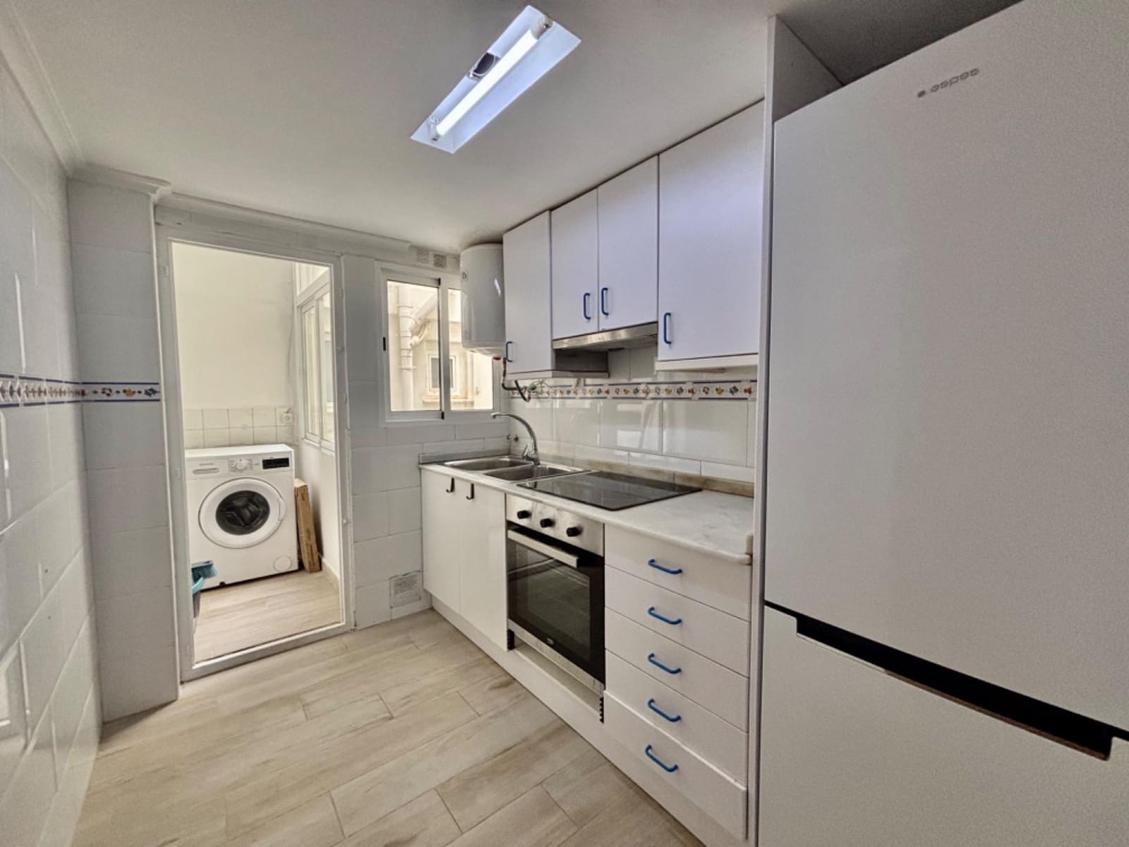 4 sypialnia Mieszkanie do wynajęcia w Miasto Walencja - 1 245 € (Ref: 9217435)