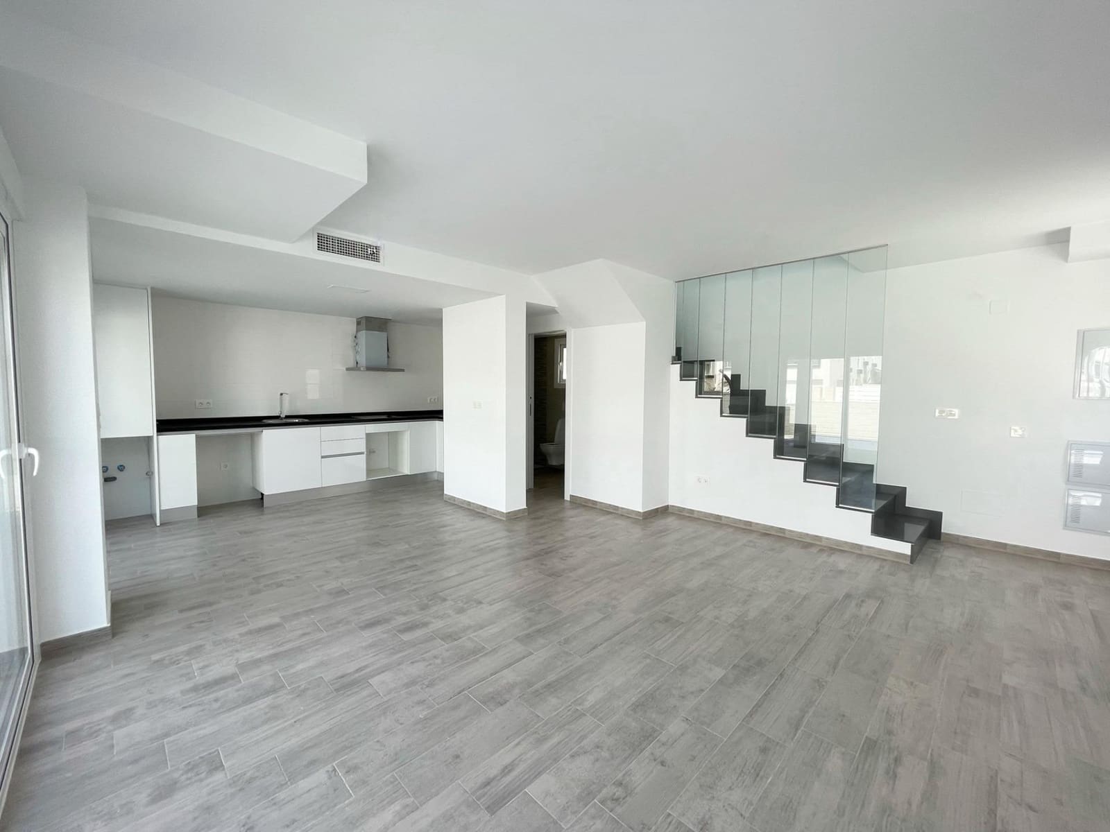 4 soveværelse Semi-Rækkehus til salg i Gran Alacant med swimmingpool - € 395.000 (Ref: 9240442)