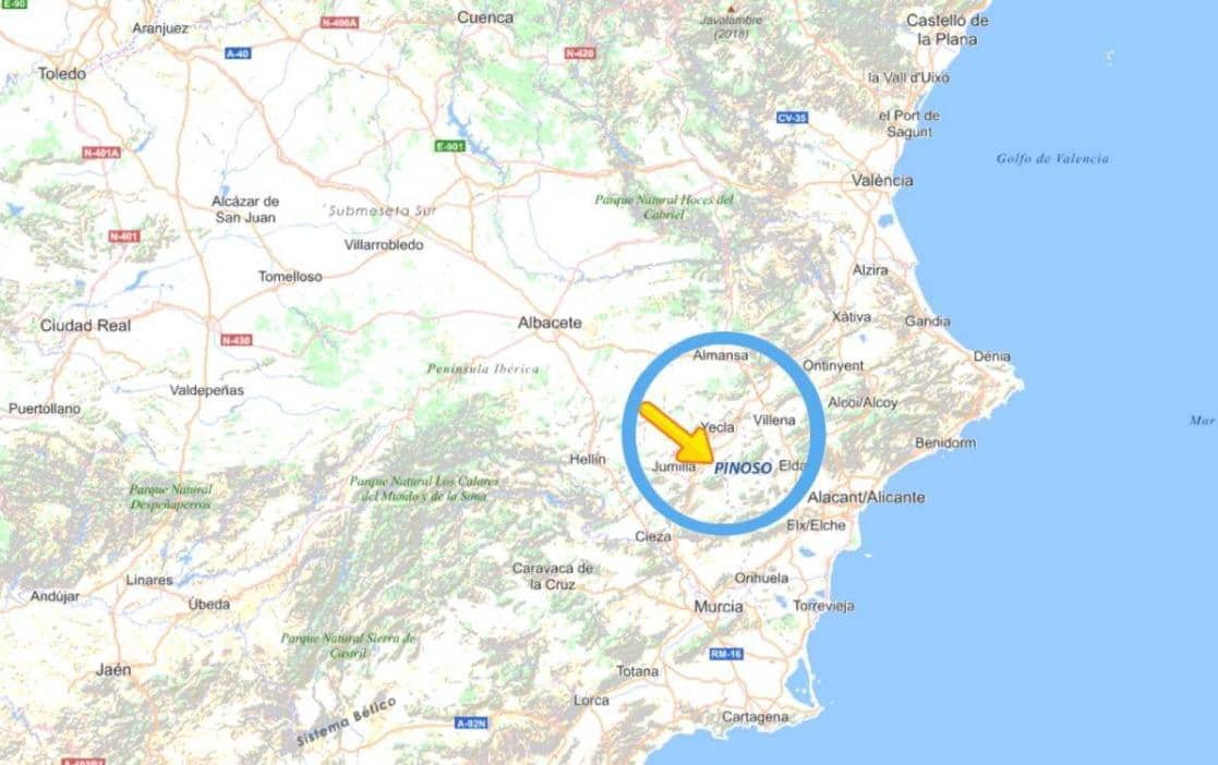 3 bedroom Villa for sale in Pinoso with pool - € 365,000 (Ref: 9247325)