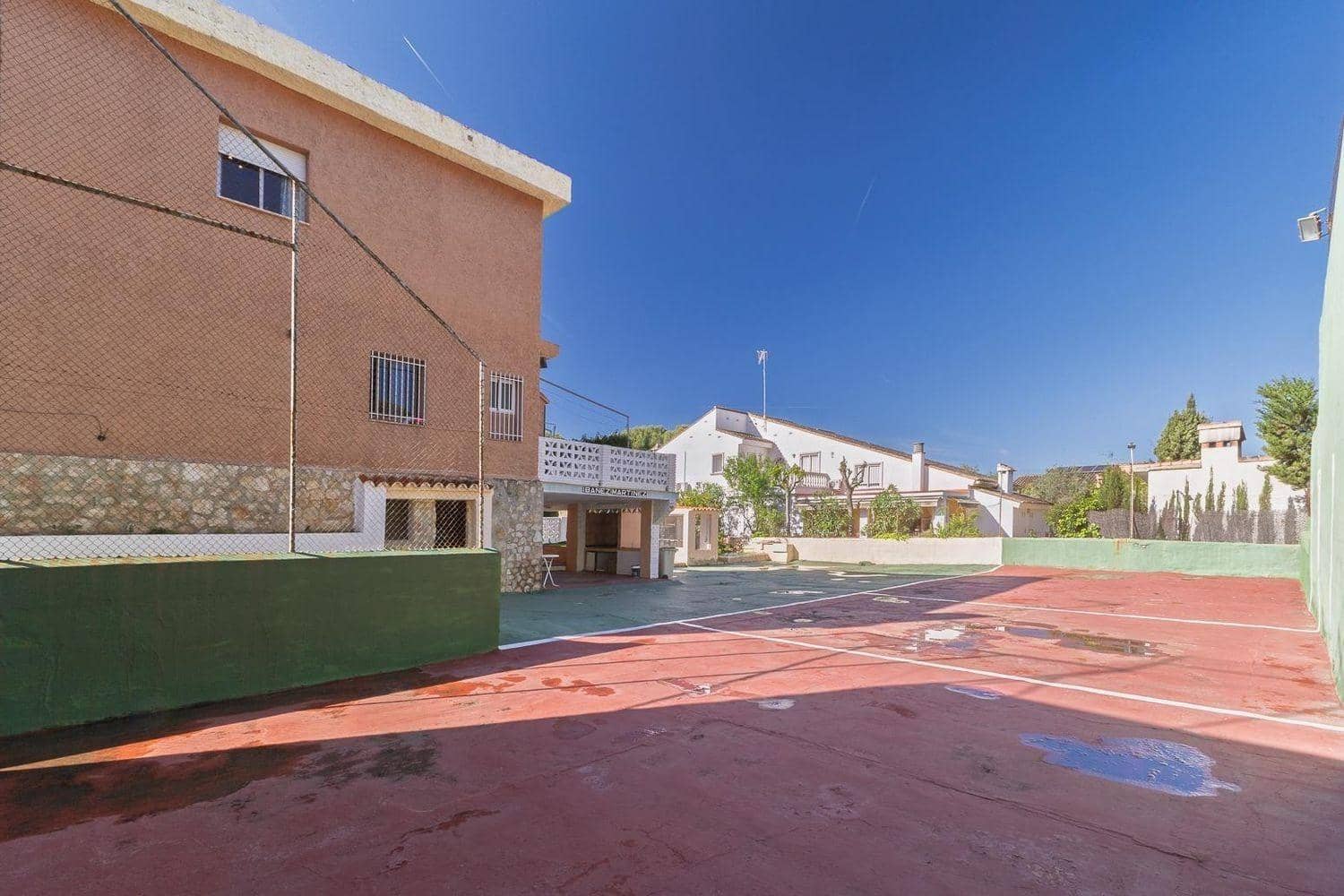 6 makuuhuone Huvila myytävänä paikassa La Canada mukana uima-altaan - 569 000 € (Ref: 9269765)