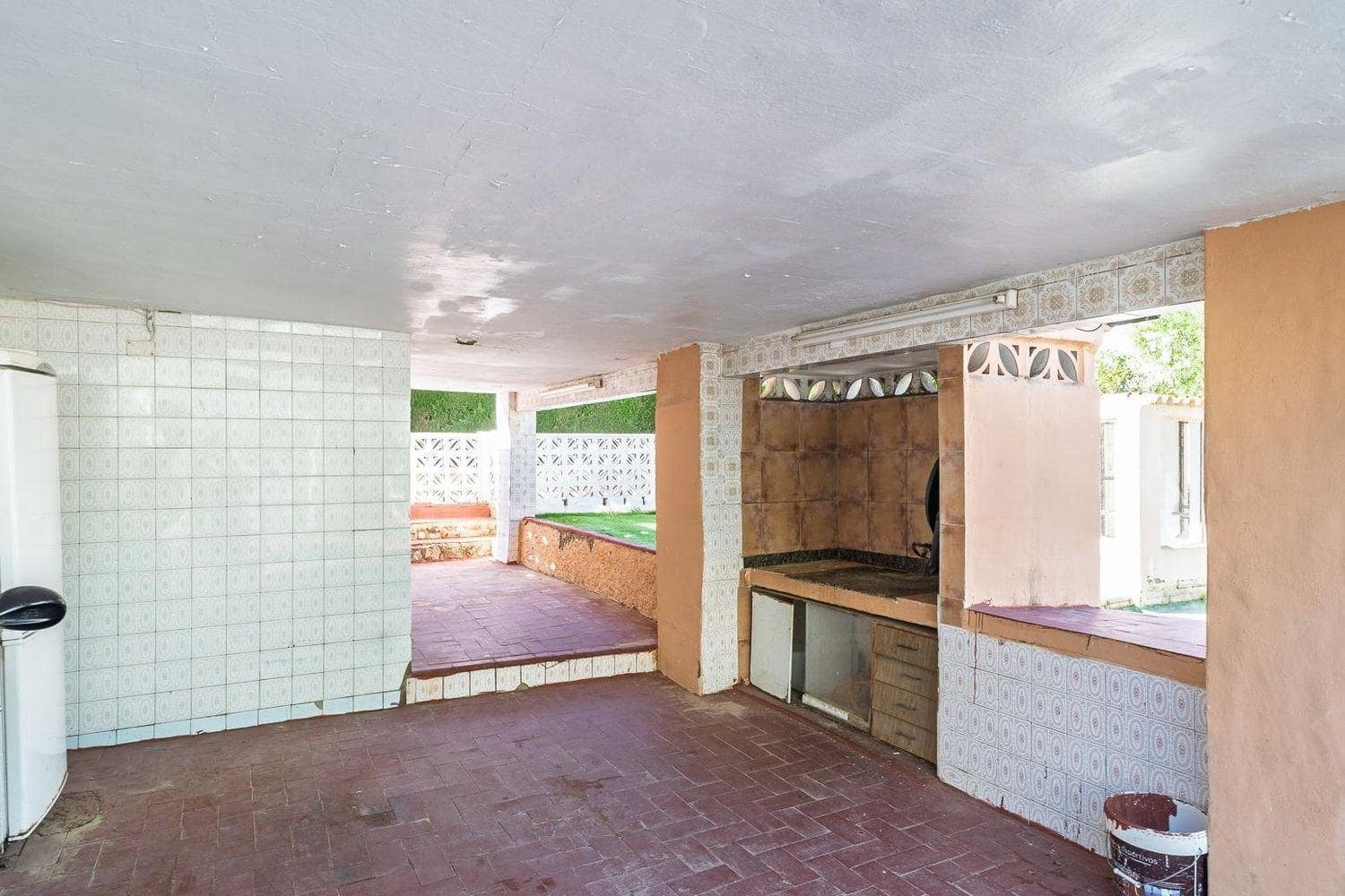 6 makuuhuone Huvila myytävänä paikassa La Canada mukana uima-altaan - 569 000 € (Ref: 9269765)