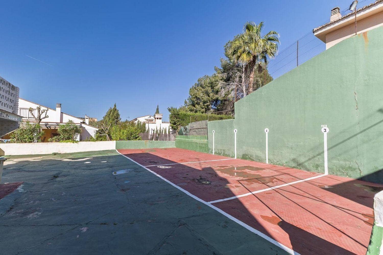 6 makuuhuone Huvila myytävänä paikassa La Canada mukana uima-altaan - 569 000 € (Ref: 9269765)