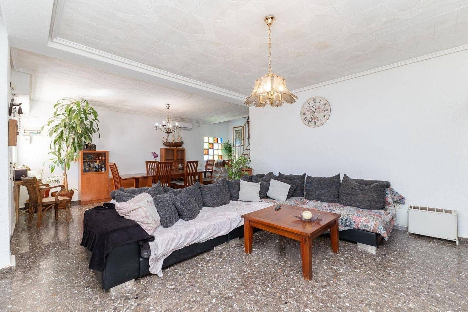 6 makuuhuone Huvila myytävänä paikassa La Canada mukana uima-altaan - 569 000 € (Ref: 9269765)