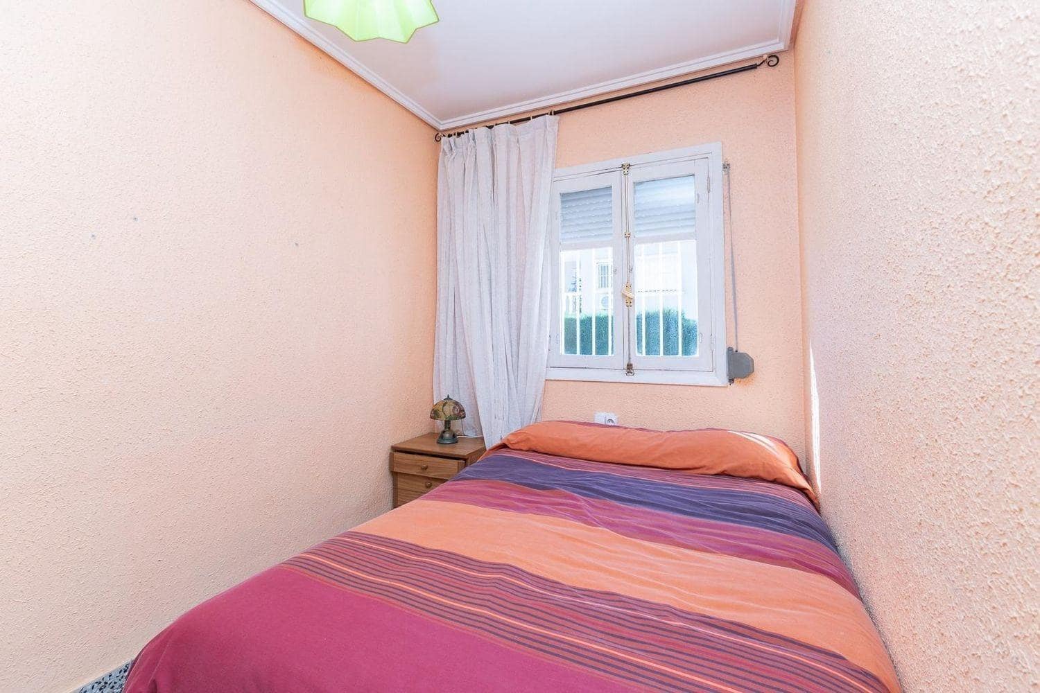 6 makuuhuone Huvila myytävänä paikassa La Canada mukana uima-altaan - 569 000 € (Ref: 9269765)