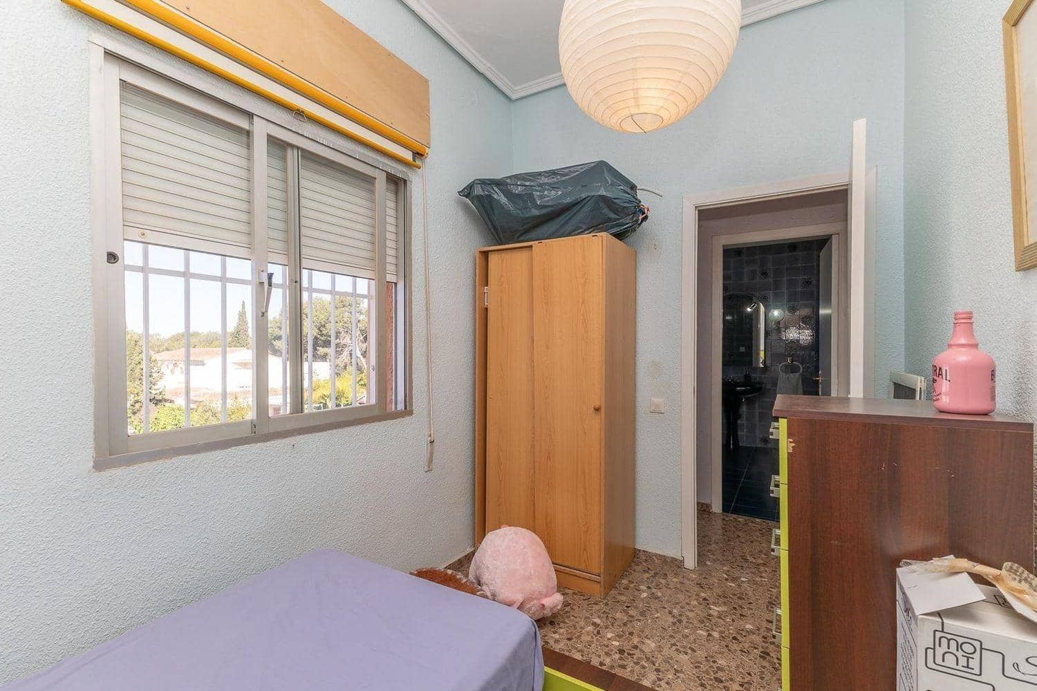 6 makuuhuone Huvila myytävänä paikassa La Canada mukana uima-altaan - 569 000 € (Ref: 9269765)