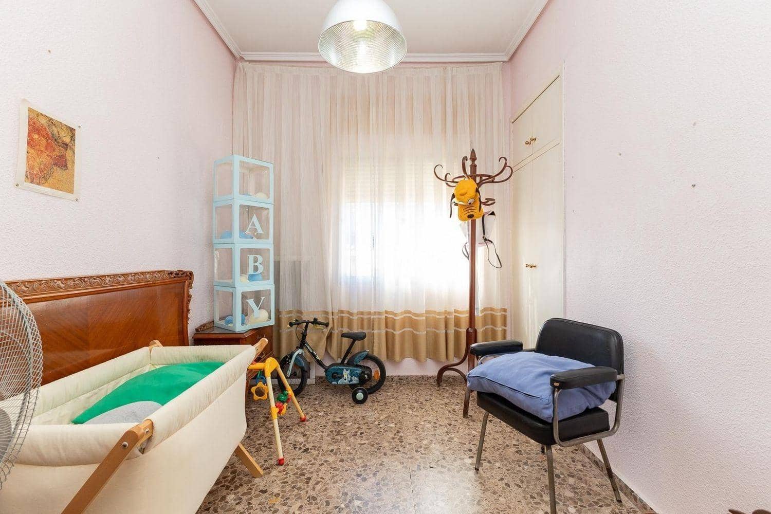 6 makuuhuone Huvila myytävänä paikassa La Canada mukana uima-altaan - 569 000 € (Ref: 9269765)