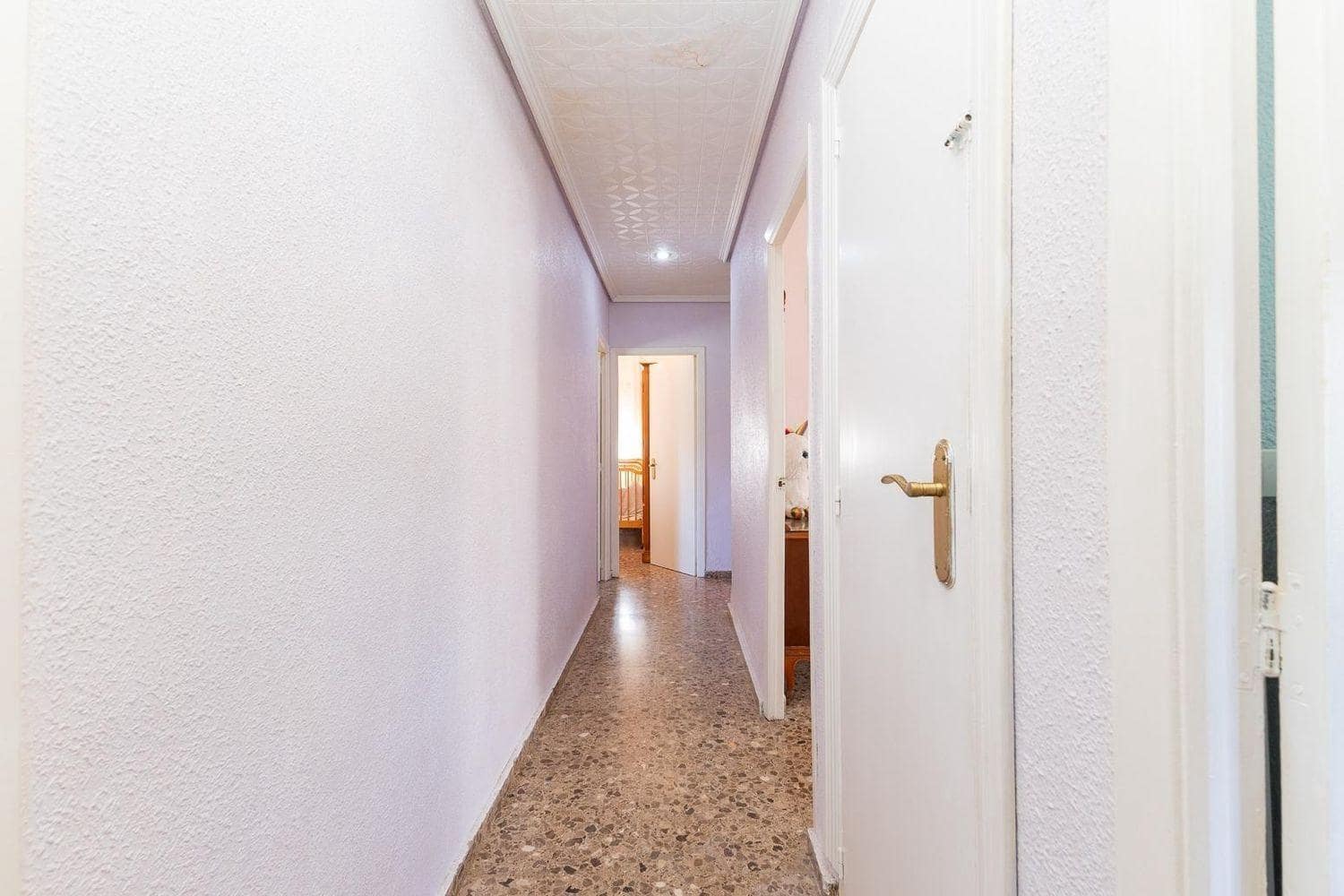 6 makuuhuone Huvila myytävänä paikassa La Canada mukana uima-altaan - 569 000 € (Ref: 9269765)