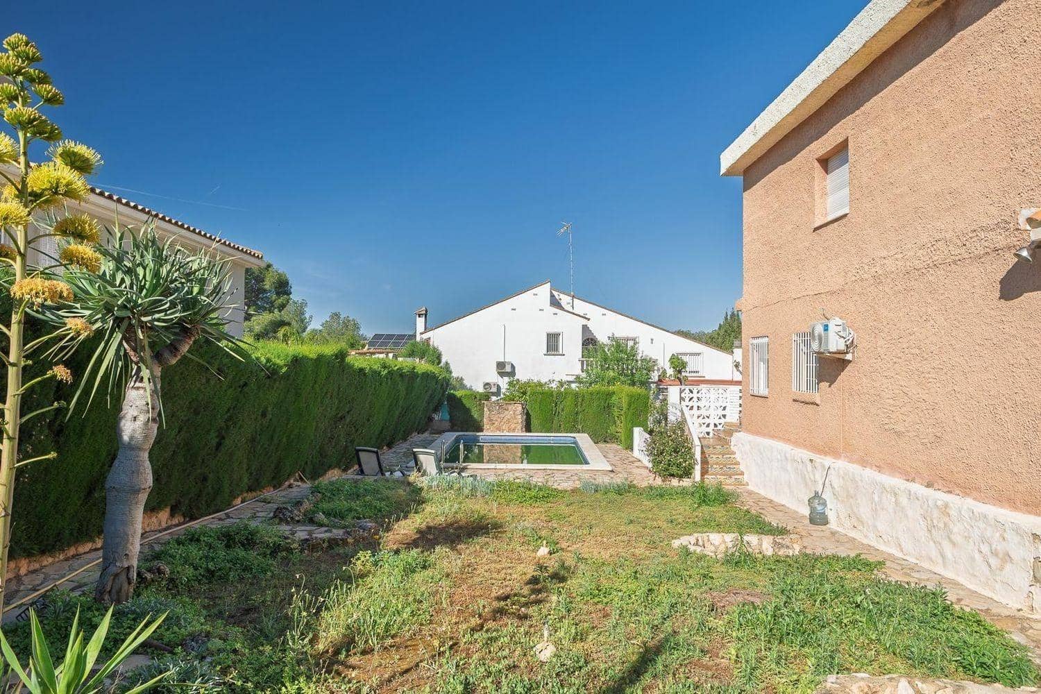 6 makuuhuone Huvila myytävänä paikassa La Canada mukana uima-altaan - 569 000 € (Ref: 9269765)