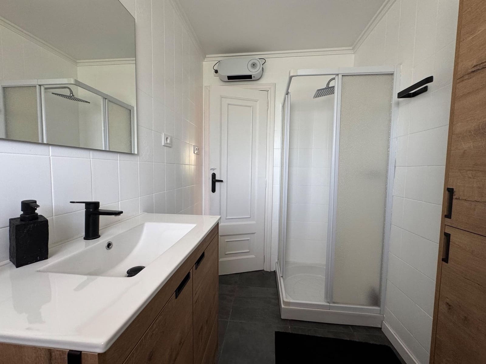 Villa/Maison de 4 chambres à louer à Torrent avec piscine - 2 800 € (Ref: 9272632)