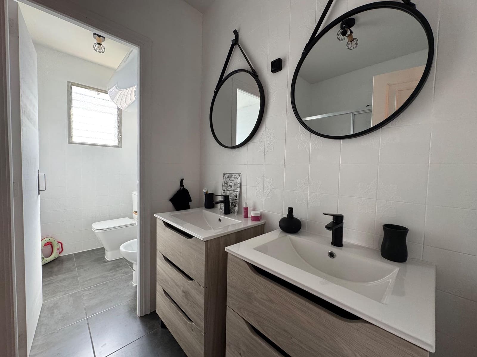 Villa/Maison de 4 chambres à louer à Torrent avec piscine - 2 800 € (Ref: 9272632)