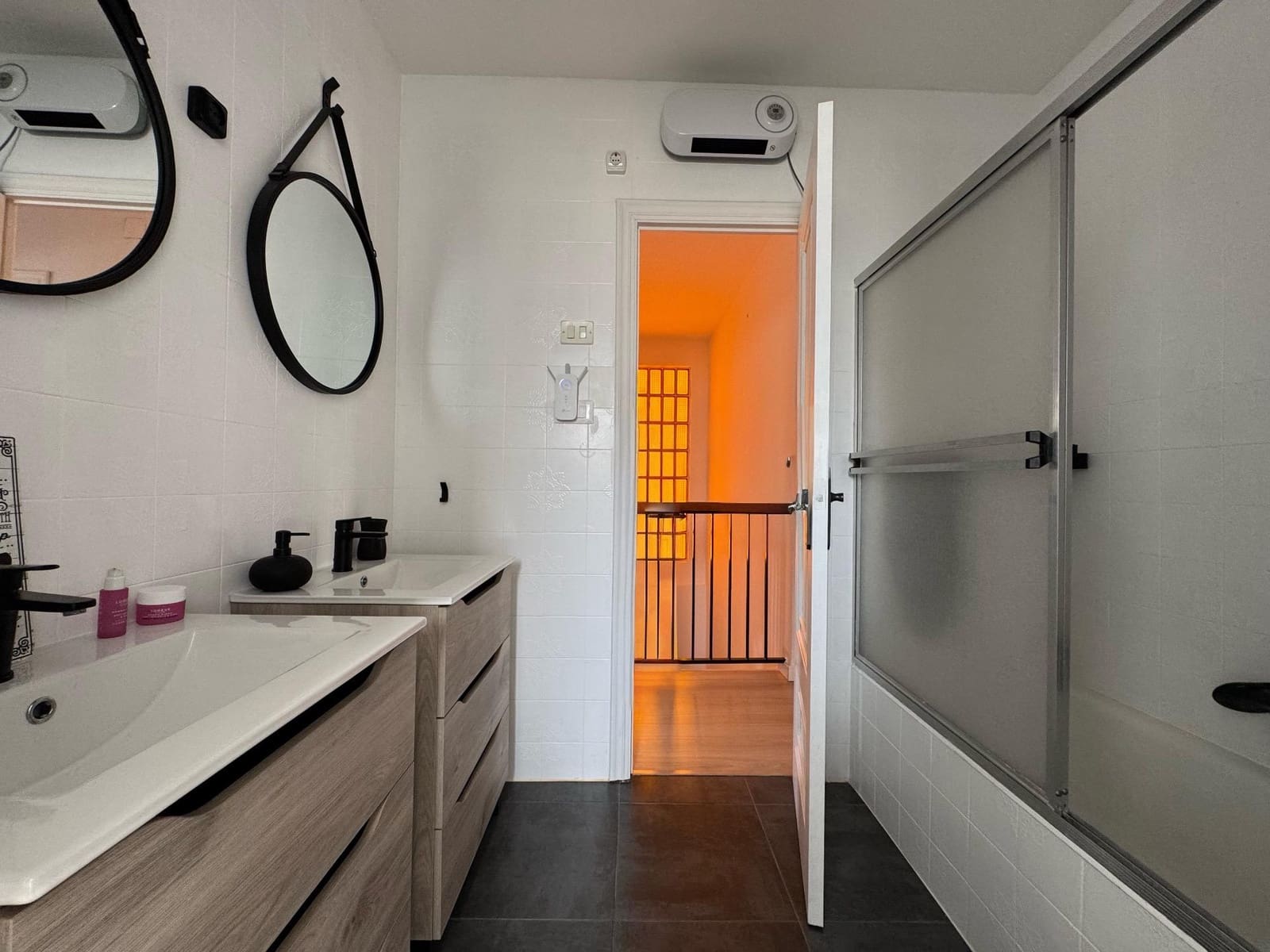 Villa/Maison de 4 chambres à louer à Torrent avec piscine - 2 800 € (Ref: 9272632)