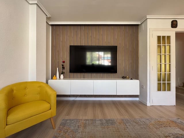 Villa/Maison de 4 chambres à louer à Torrent avec piscine - 2 800 € (Ref: 9272632)