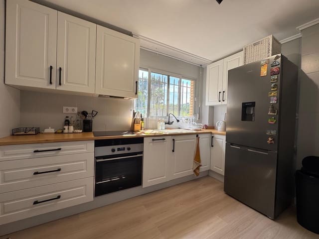 Villa/Maison de 4 chambres à louer à Torrent avec piscine - 2 800 € (Ref: 9272632)