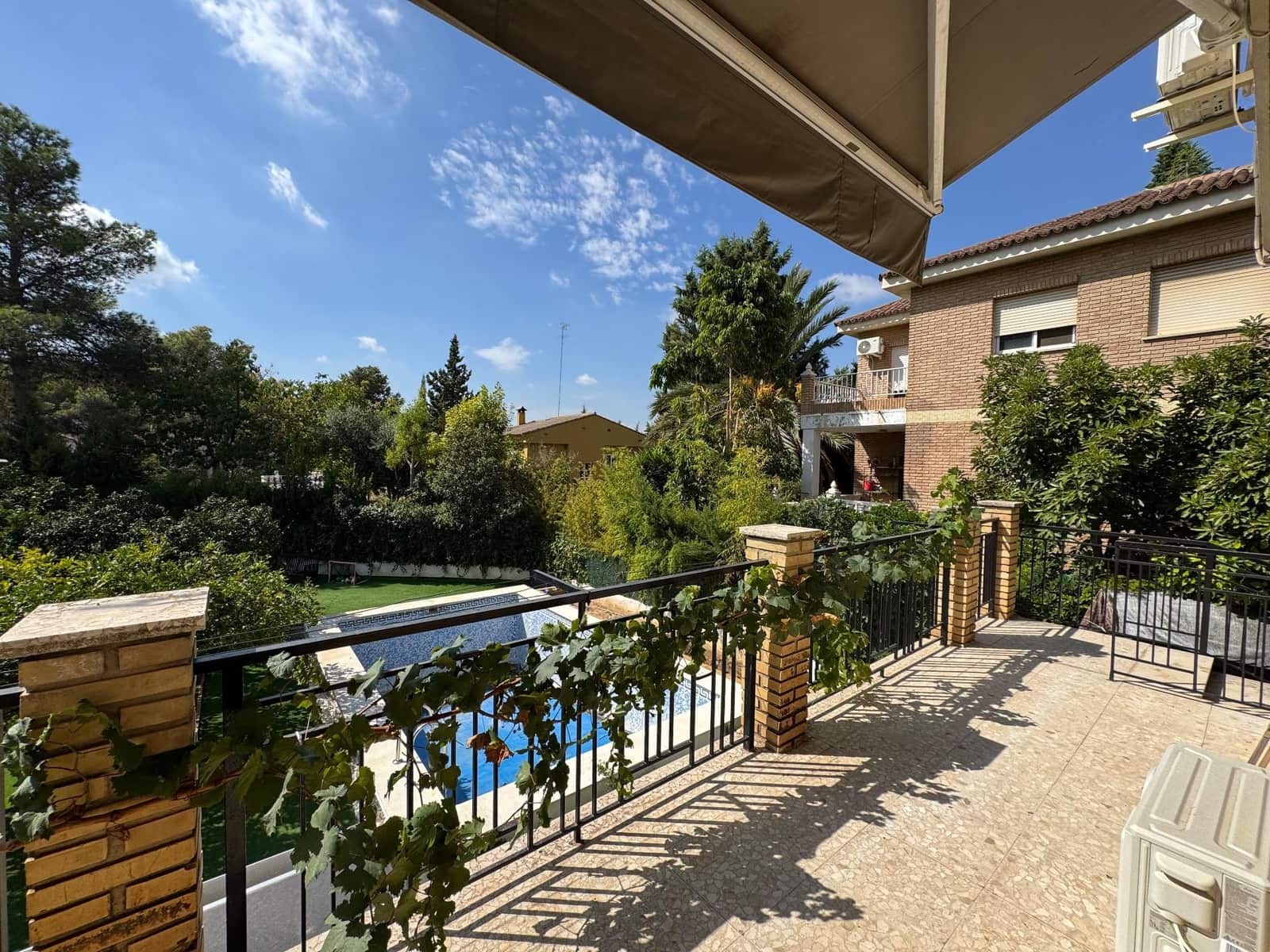 4 Zimmer Villa zu vermieten in Torrent mit Pool Garage - 2.700 € (Ref: 9272632)