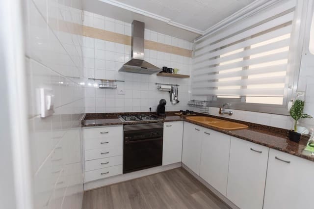 3 bedroom Flat for rent in Aldaia - € 1,600 (Ref: 9308540)