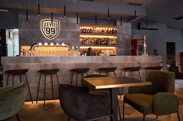 Business for sale in L'Amistat, Valencia city - € 189,000 (Ref: 9326486)