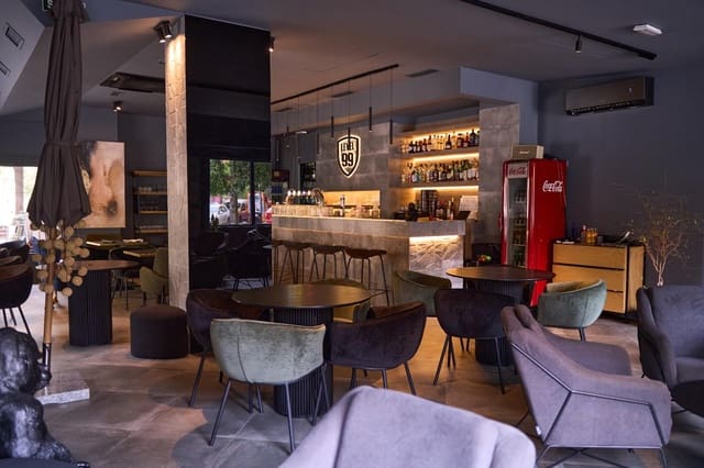 Business for sale in L'Amistat, Valencia city - € 189,000 (Ref: 9326486)