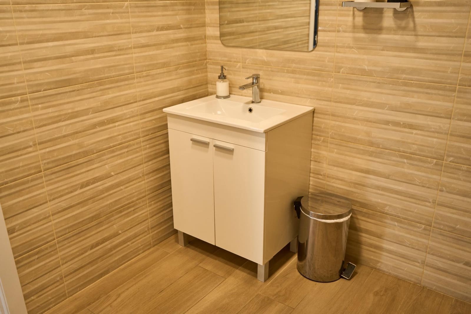 Biznes do wynajęcia w Miasto Walencja - 1 200 € (Ref: 9330667)