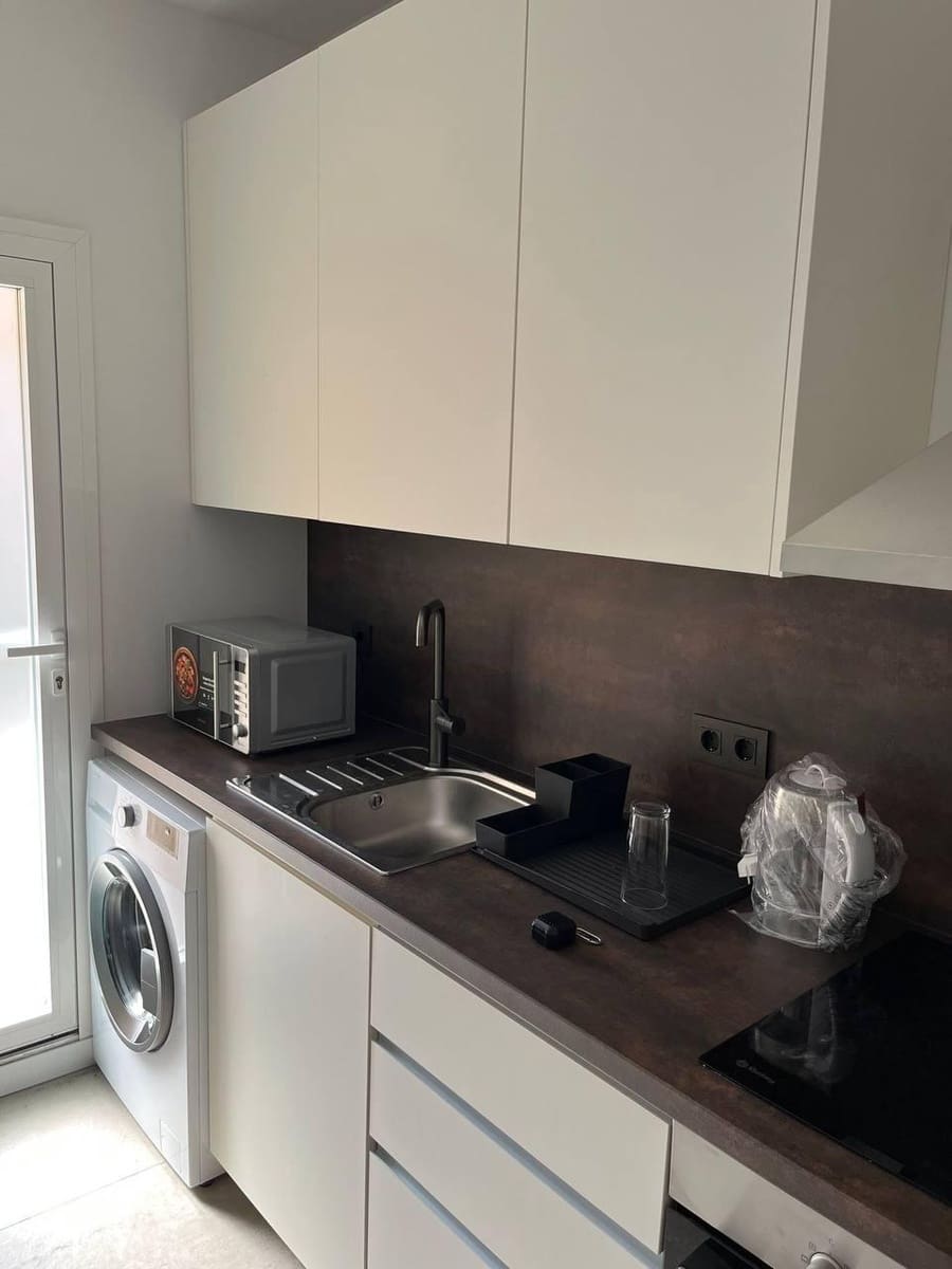 3 soverom Leilighet til leie i Valencia by - € 2 000 (Ref: 9355873)