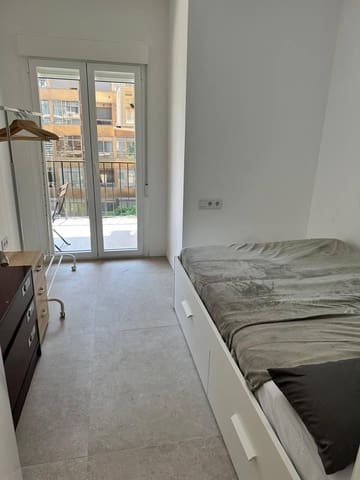3 soverom Leilighet til leie i Russafa, Valencia by - € 2 000 (Ref: 9355873)