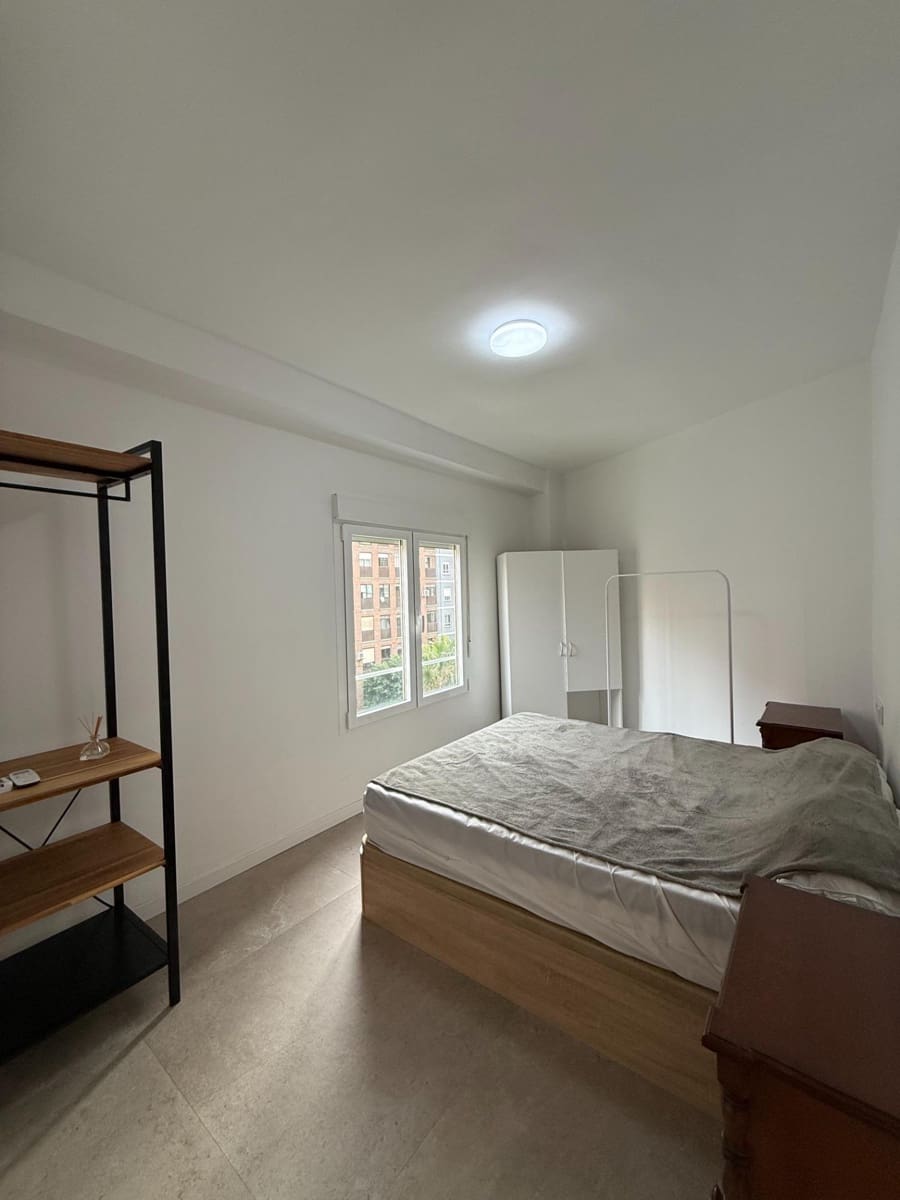 3 soverom Leilighet til leie i Valencia by - € 2 000 (Ref: 9355873)