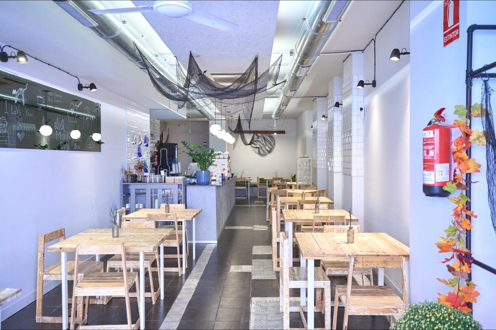 Biznes do wynajęcia w Miasto Walencja - 1 100 € (Ref: 9362658)