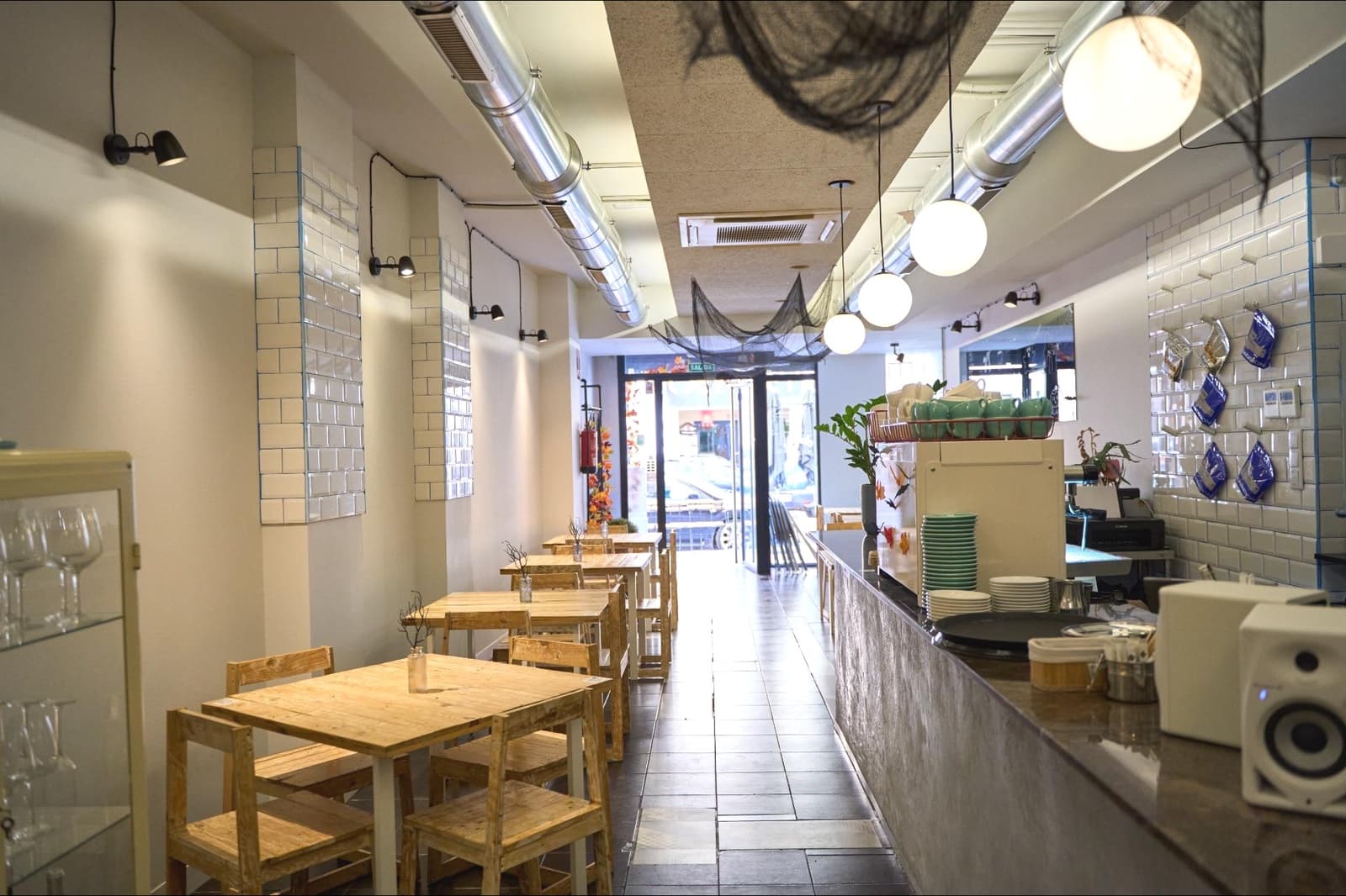 Biznes do wynajęcia w Miasto Walencja - 1 100 € (Ref: 9362658)