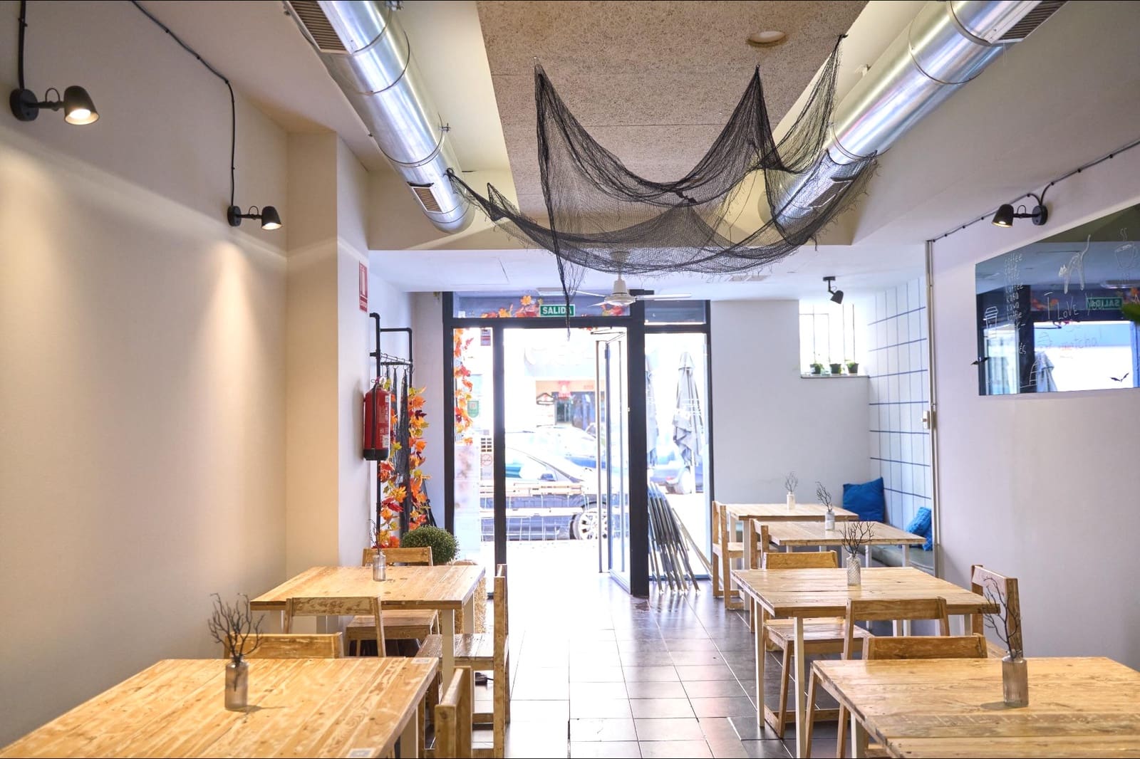 Biznes do wynajęcia w Miasto Walencja - 1 100 € (Ref: 9362658)