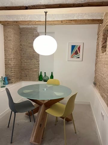 3 quarto Apartamento para arrendar em Ciutat Vella, Valência cidade - 2 500 € (Ref: 9387953)