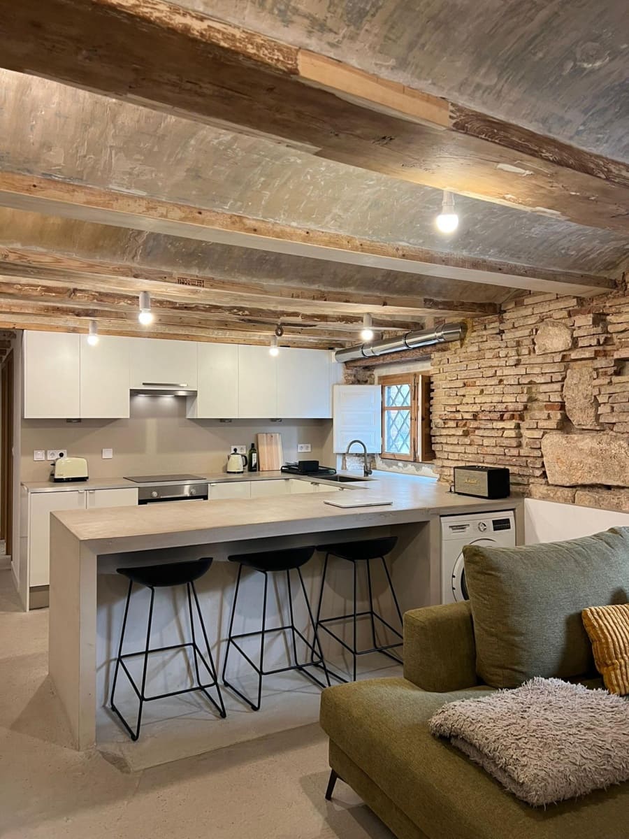 3 bedroom Apartment for rent in Valencia city - € 2,500 (Ref: 9387953)