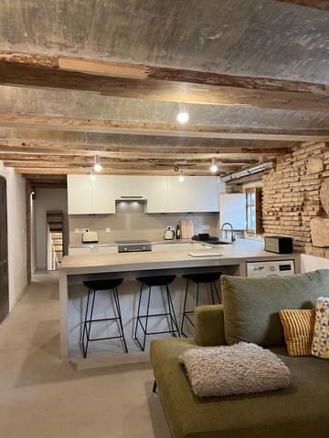 3 quarto Apartamento para arrendar em Ciutat Vella, Valência cidade - 2 500 € (Ref: 9387953)