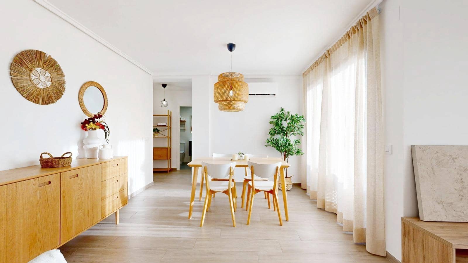 4 makuuhuone Huoneisto vuokrattavana paikassa Valencia kaupunki - 2 100 € (Ref: 9396033)